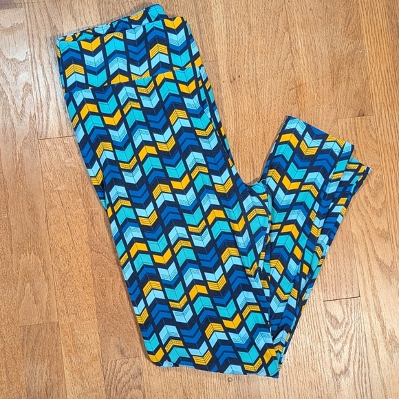 LuLaRoe Pants - 🌀LuLaRoe Tall & Curvy Leggings – Retro Arrow Vibes in Blue, Aqua & Gold!✨